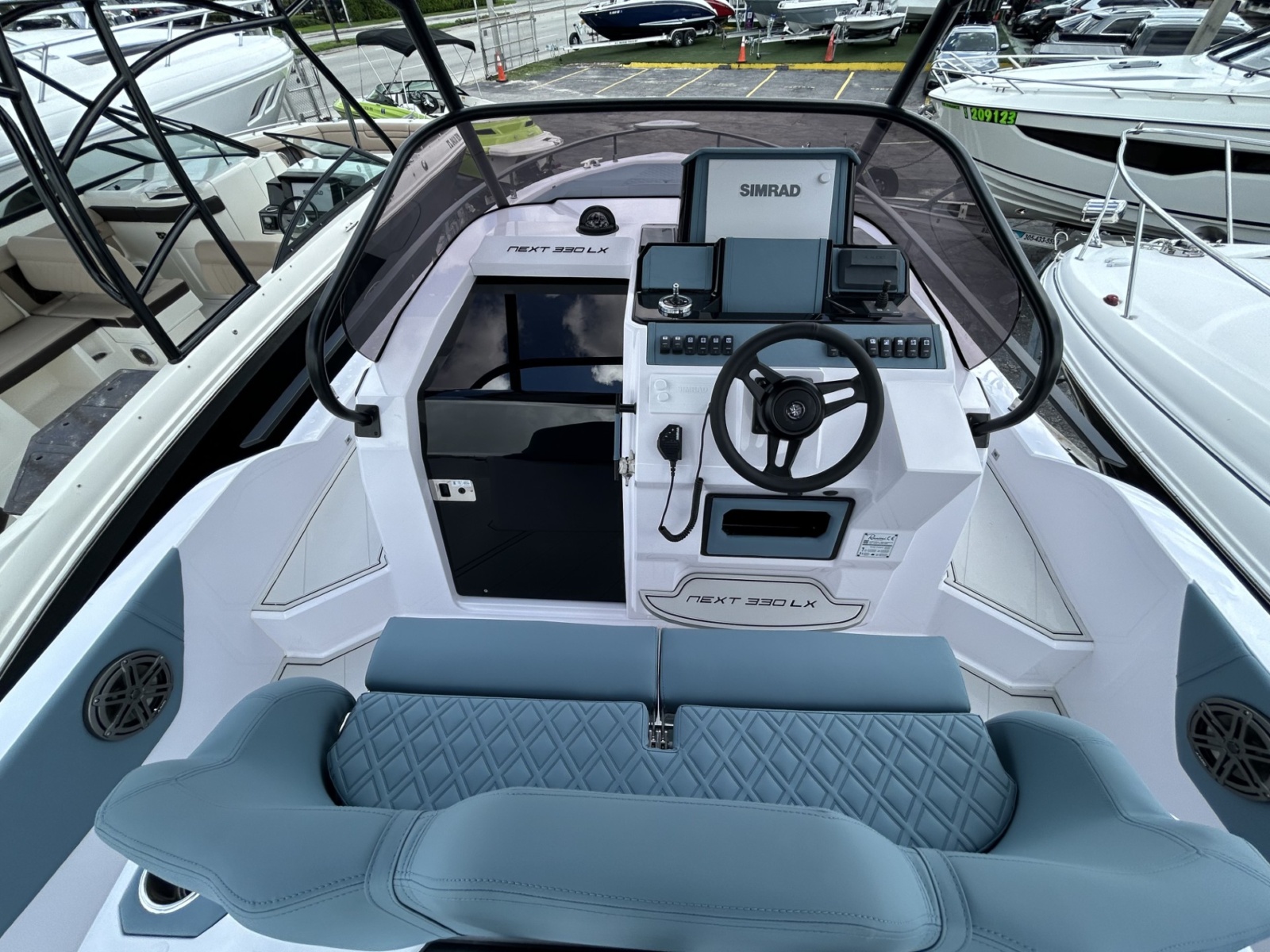 Ranieri NEXT 330 LX - Miami Boat Place