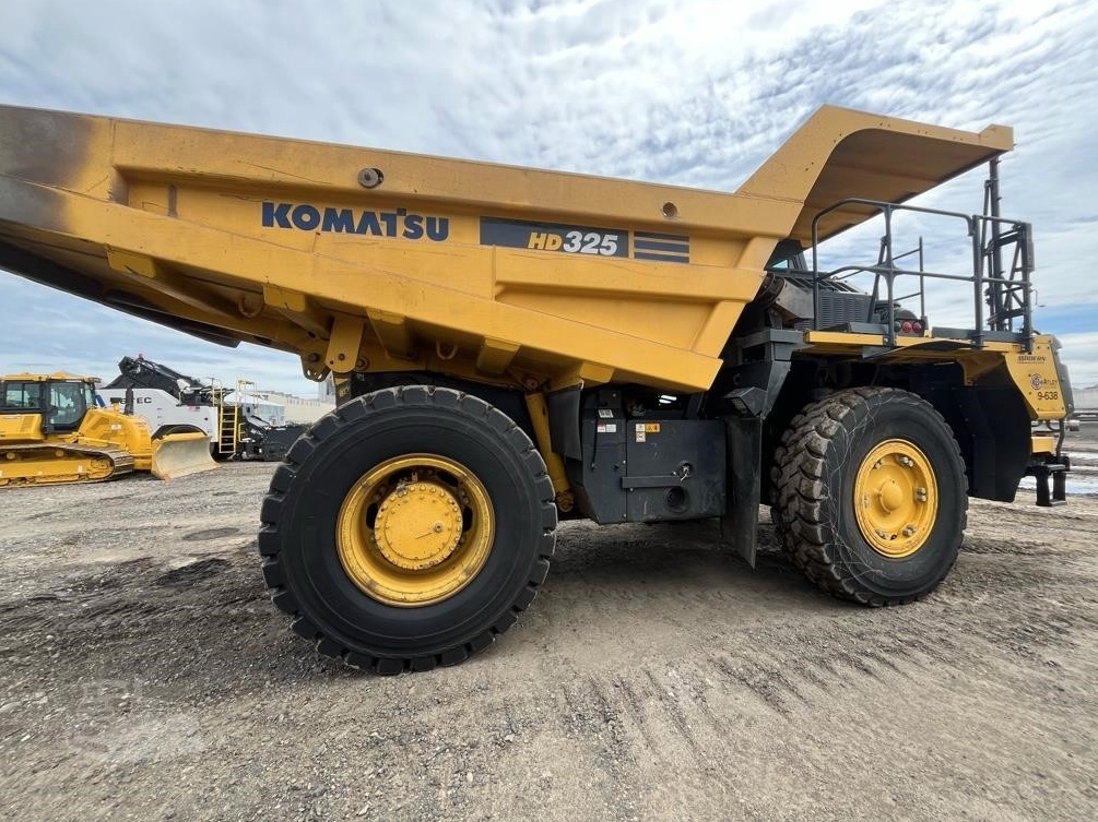 2018 KOMATSU HD325-8 - Miami Boat Place